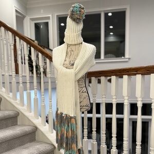 Beanie and Scarf, Steve Madden, white